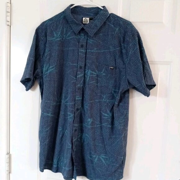Reef Other - REEF Men's Large Blue Striped Floral Button Up Hawaiian Lightweight Shirt